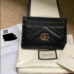Authentic GG Marmont collection Gucci Card holder